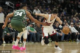 对年轻球员 对年轻球员